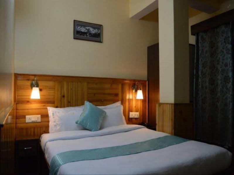 Treebo Trend The Pinewood Hotel Darjeeling  Exterior photo